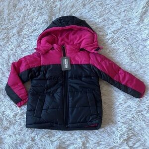Operation warm kids Unisex puffer winter coat black/hot pink size 5/6